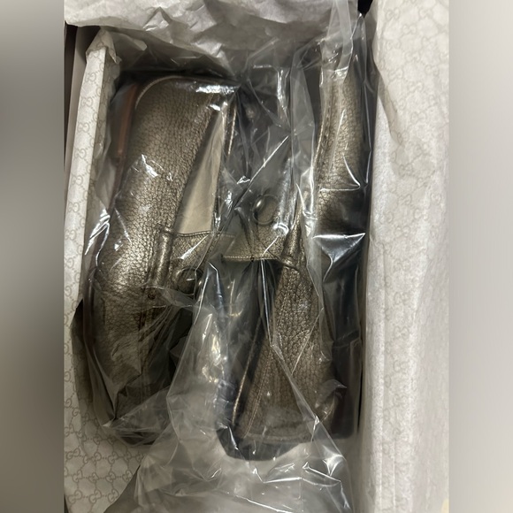 Men’s Gucci Horsebit Loafers in platinum metallic leather - Picture 7 of 9